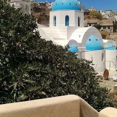 Santorinio Yellow House